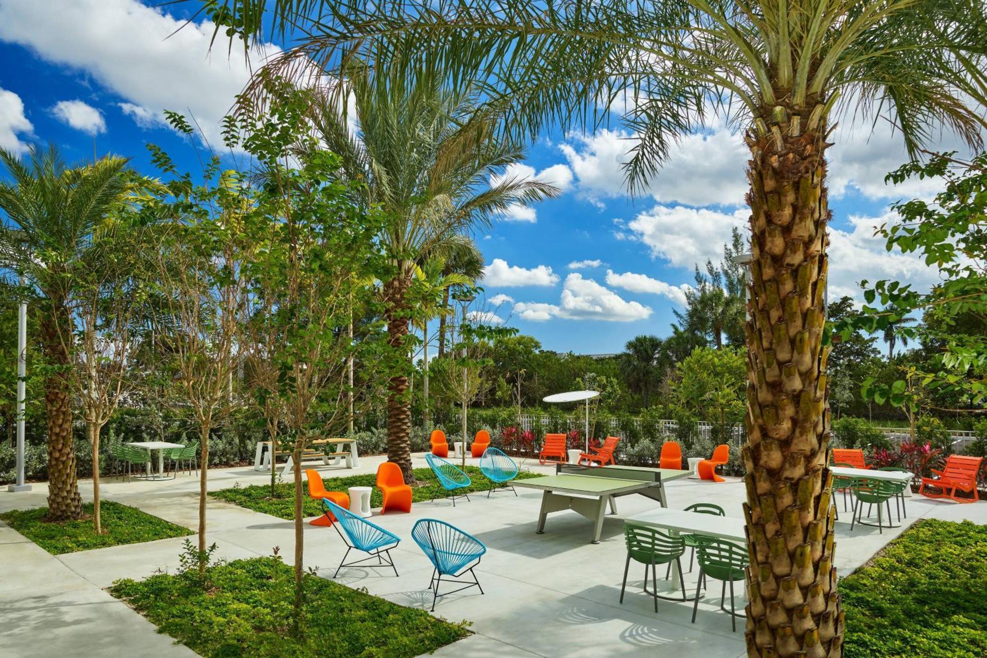 Готель Aloft Miami Airport Miami Springs Екстер'єр фото